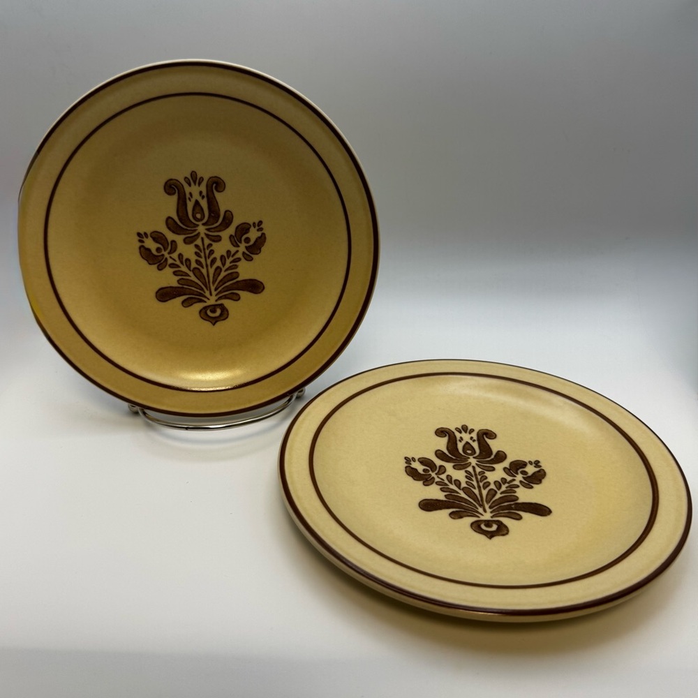 Village pattern by Pfaltzgraff bread plates set of 2
